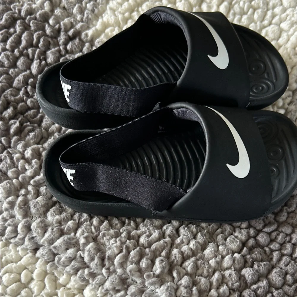 Nike Black Kids Slide Sandals with White Swoosh - Picture 7 of 7